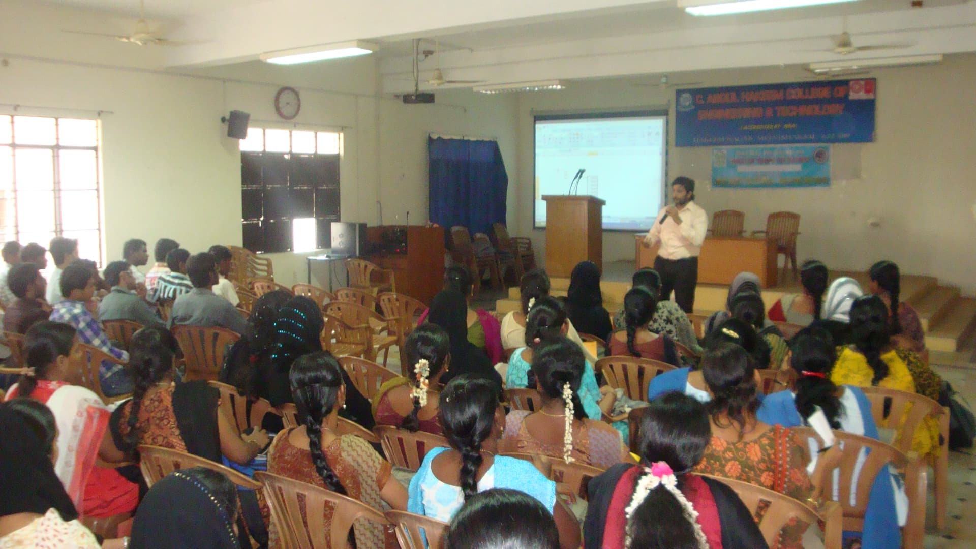 C.Abdul Hakeem College Vellore Classrooms photo 1